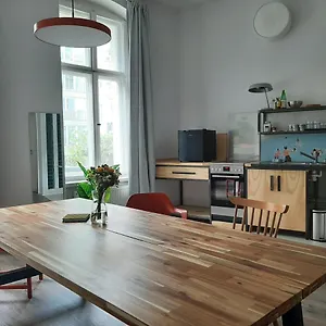 artist-studio-berlin-prenzlauer-berg.find-berlin-hotels.com/