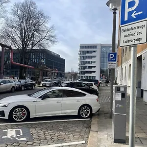 wohnung-2-neben-warschauer-platz-und-spree.find-berlin-hotels.com/